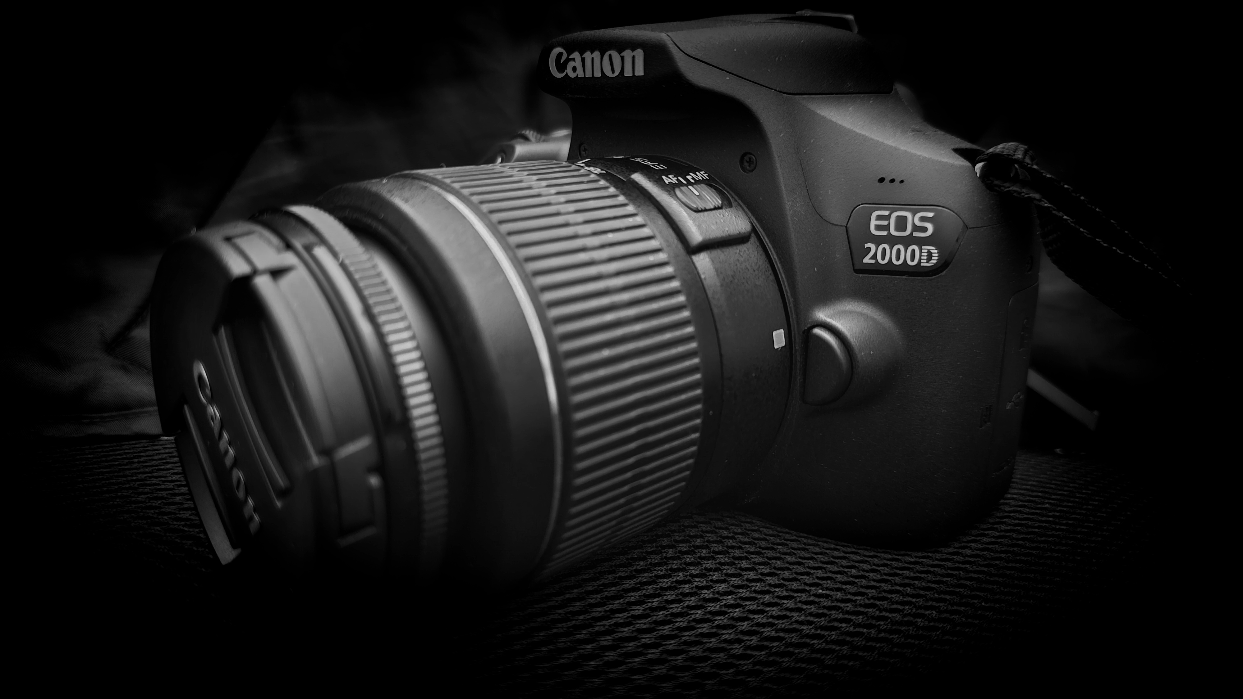 Můj společník Canon EOS 2000D