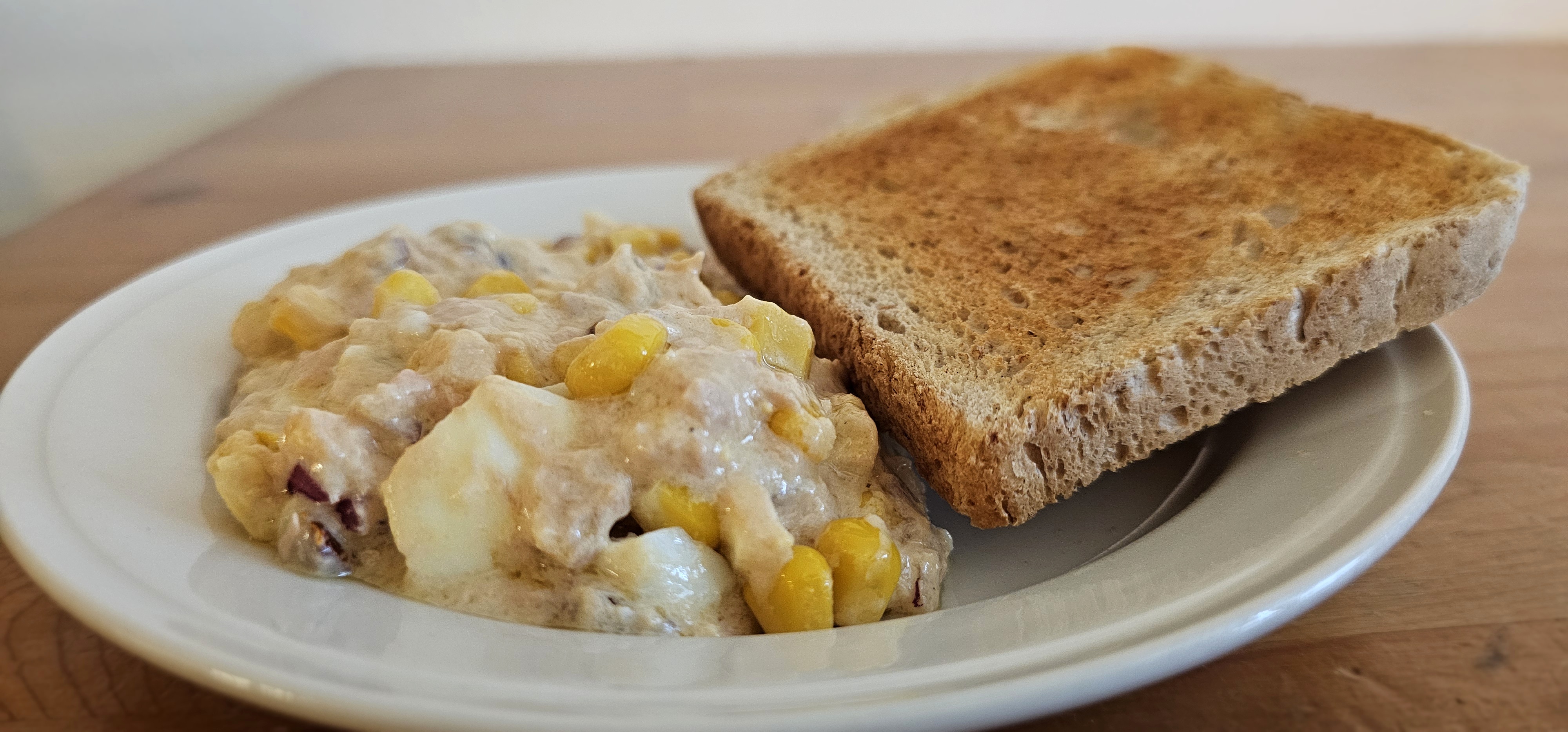 Fit Tuňáková pomazánka na talíři